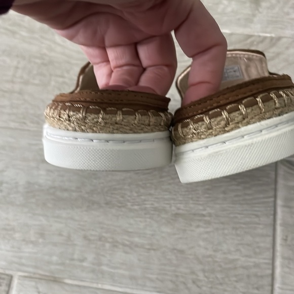 UGG Caleel, slip ons, size 7, brown - Picture 6 of 10